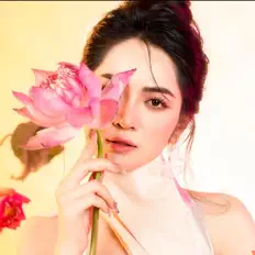 Listen to Nguyễn Duyên Quỳnh, watch music videos, read bio, see tour dates & more!