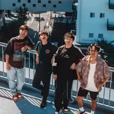 聆聽 Airflip、觀看音樂影片、閱讀小傳、查看巡演日期等！