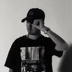 Dengarkan Nikademis, tonton video musik, baca bio, lihat tanggal tur & lainnya!