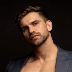 Ouve NELVEN, vê vídeos de música, lê a biografia, vê as datas da digressão e muito mais!