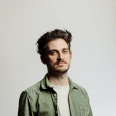 Écoutez Maxim Frischmann, regardez des vidéoclips, lisez la biographie, consultez les dates de tournée et plus encore !