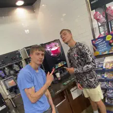 Dengarkan B.Coast, tonton video musik, baca bio, lihat tanggal tur & lainnya!