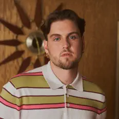 聆聽 Jules、觀看音樂影片、閱讀小傳、查看巡演日期等！