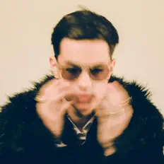 Écoutez Claret, regardez des vidéoclips, lisez la biographie, consultez les dates de tournée et plus encore !