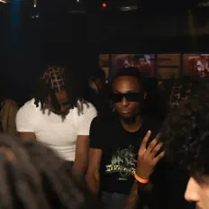 Écoutez RBG Zair, regardez des vidéoclips, lisez la biographie, consultez les dates de tournée et plus encore !