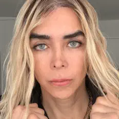 Listen to Erik Pássara, watch music videos, read bio, see tour dates & more!