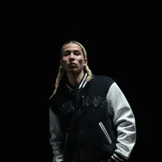 Poslechněte si interpreta AOTO, sledujte hudební videa, přečtěte si životopis, podívejte se na data turné a další informace.