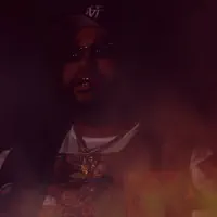 undefinedを聴いたり、ミュージックビデオを鑑賞したり、経歴やツアー日程などを確認したりしましょう！