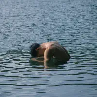 Dengarkan undefined, tonton video musik, baca bio, lihat tanggal tur & lainnya!