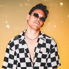 Posłuchaj wykonawcy Protaxia, obejrzyj teledyski, przeczytaj biografię, zobacz daty tras koncertowych i nie tylko!