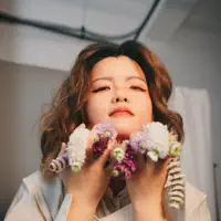 undefined을(를) 듣고, 뮤직 비디오를 보고, 약력을 읽고, 투어 일정 등을 확인하세요!