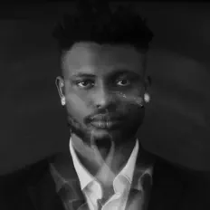 Ussymb सुनें, म्यूज़िक वीडियो देखें, बायो पढ़ें, दौरे की तारीखें और बहुत कुछ देखें!