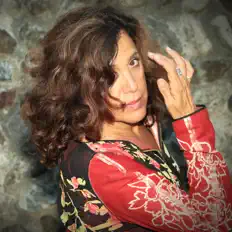 Ascolta Lilly Martin, guarda video musicali, leggi la biografia, vedi le date del tour & altro!