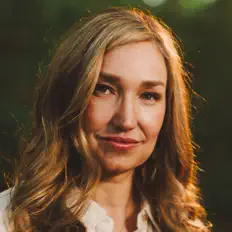 Dayna Manningを聴いたり、ミュージックビデオを鑑賞したり、経歴やツアー日程などを確認したりしましょう！