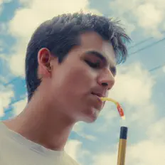 Écoutez Kombat, regardez des vidéoclips, lisez la biographie, consultez les dates de tournée et plus encore !