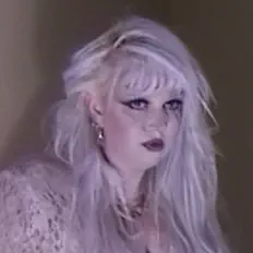 Ouve Hannah Flora, vê vídeos de música, lê a biografia, vê as datas da digressão e muito mais!