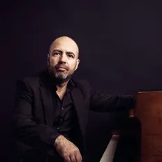 Hör dir Sebastian Franco an, schau dir Musikvideos an, lies die Biografie, finde Tourdaten und mehr!