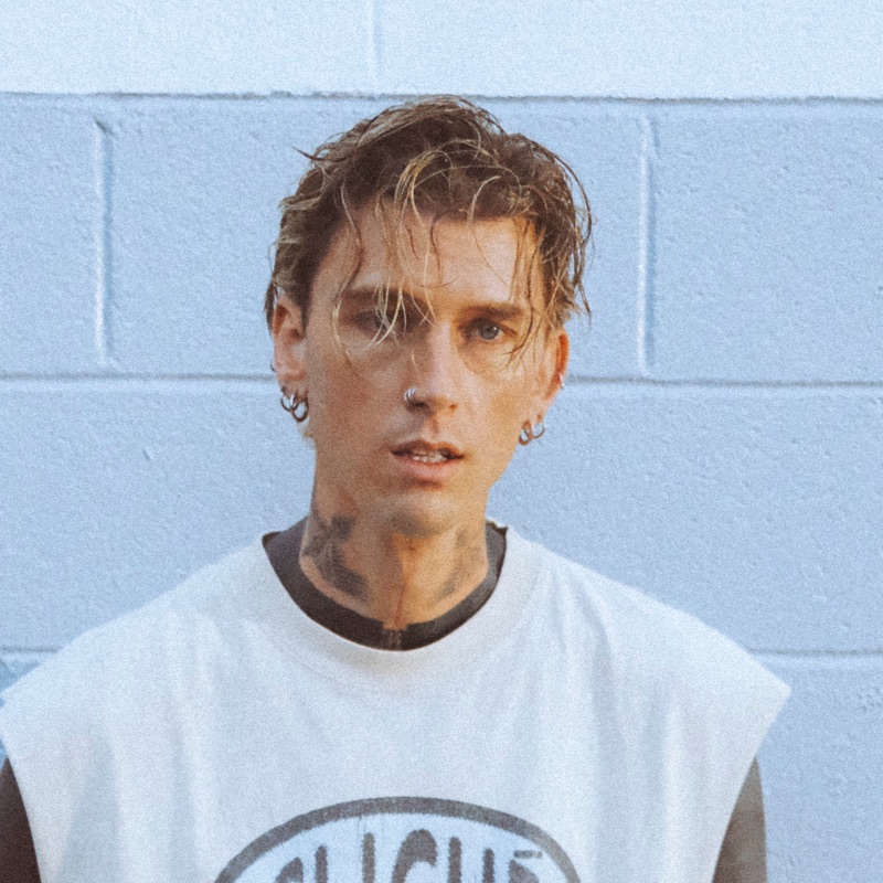 Song - cliché (sad version) - mgk