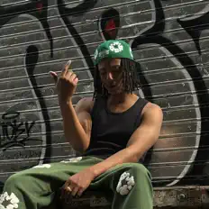 Écoutez AFTERPARDI, regardez des vidéoclips, lisez la biographie, consultez les dates de tournée et plus encore !