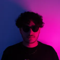 Ascolta Amr, guarda video musicali, leggi la biografia, vedi le date del tour & altro!