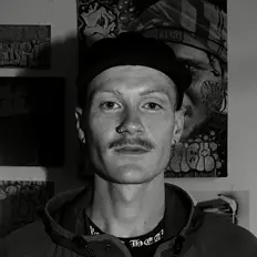 聆聽 Salty MC、觀看音樂影片、閱讀小傳、查看巡演日期等！