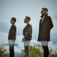 聆聽 Interludica、觀看音樂影片、閱讀小傳、查看巡演日期等！