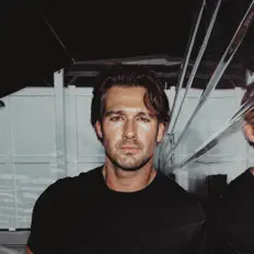Ακούστε περιεχόμενο από James Maslow, παρακολουθήστε μουσικά βίντεο, διαβάστε το βιογραφικό, δείτε ημερομηνίες περιοδείας, και πολλά ακόμη!