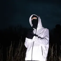 聆聽 EINZ、觀看音樂影片、閱讀小傳、查看巡演日期等！