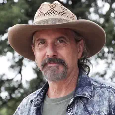 Ascolta Paul Logan, guarda video musicali, leggi la biografia, vedi le date del tour & altro!