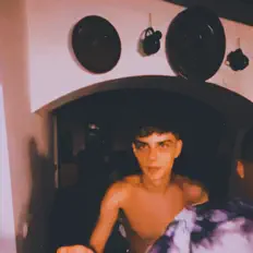 Poslechněte si interpreta Balint, sledujte hudební videa, přečtěte si životopis, podívejte se na data turné a další informace.