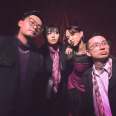 Poslechněte si interpreta the vowels they orbit, sledujte hudební videa, přečtěte si životopis, podívejte se na data turné a další informace.