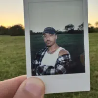 Posłuchaj wykonawcy undefined, obejrzyj teledyski, przeczytaj biografię, zobacz daty tras koncertowych i nie tylko!