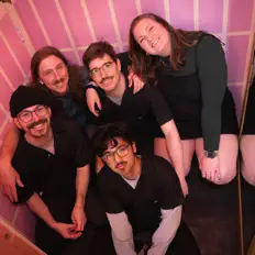 Écoutez No Monaco, regardez des vidéoclips, lisez la biographie, consultez les dates de tournée et plus encore !