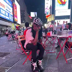 Luister naar LowBag, bekijk muziekvideo's, lees de bio, bekijk de tourdata, en meer!