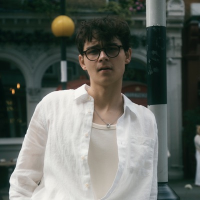 Listen to Benjamin Steer, watch music videos, read bio, see tour dates & more!
