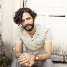 Escucha a Rafael José, mira videos musicales, lee su biografía, consulta las fechas de las gira y más.