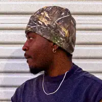 undefined सुनें, म्यूज़िक वीडियो देखें, बायो पढ़ें, दौरे की तारीखें और बहुत कुछ देखें!