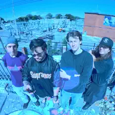 40 Lashes을(를) 듣고, 뮤직 비디오를 보고, 약력을 읽고, 투어 일정 등을 확인하세요!