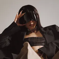 Escucha a YAQI, mira videos musicales, lee su biografía, consulta las fechas de las gira y más.