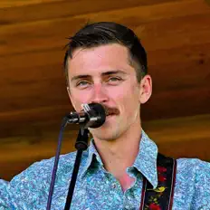 聆聽 Royce Johns、觀看音樂影片、閱讀小傳、查看巡演日期等！