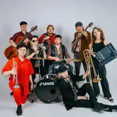 Dengarkan Цыгэнг, tonton video musik, baca bio, lihat tanggal tur & lainnya!