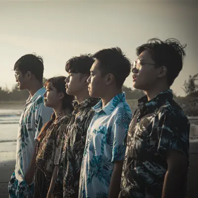 Listen to 漁光倒 Yuguangfall, watch music videos, read bio, see tour dates & more!