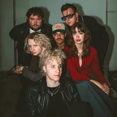 Escucha a Sad Sells, mira videos musicales, lee su biografía, consulta las fechas de las gira y más.