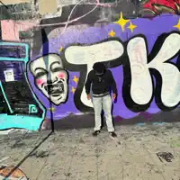 Écoutez undefined, regardez des vidéoclips, lisez la biographie, consultez les dates de tournée et plus encore !