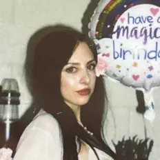 Poslechněte si interpreta Lindsey Marassa, sledujte hudební videa, přečtěte si životopis, podívejte se na data turné a další informace.