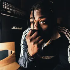 聆聽 POINTS、觀看音樂影片、閱讀小傳、查看巡演日期等！