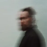 Hör dir undefined an, schau dir Musikvideos an, lies die Biografie, finde Tourdaten und mehr!