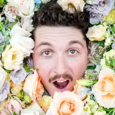 Poslechněte si interpreta Kanyun, sledujte hudební videa, přečtěte si životopis, podívejte se na data turné a další informace.