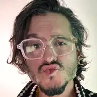 Escucha a undefined, mira videos musicales, lee su biografía, consulta las fechas de las gira y más.