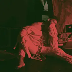 收听 ill、观看音乐视频、阅读小传、查看巡演日期等 ！